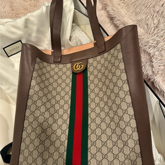 Gucci
Ophidia GG Supreme Canvas & Leather Tote - Picture 11 of 16